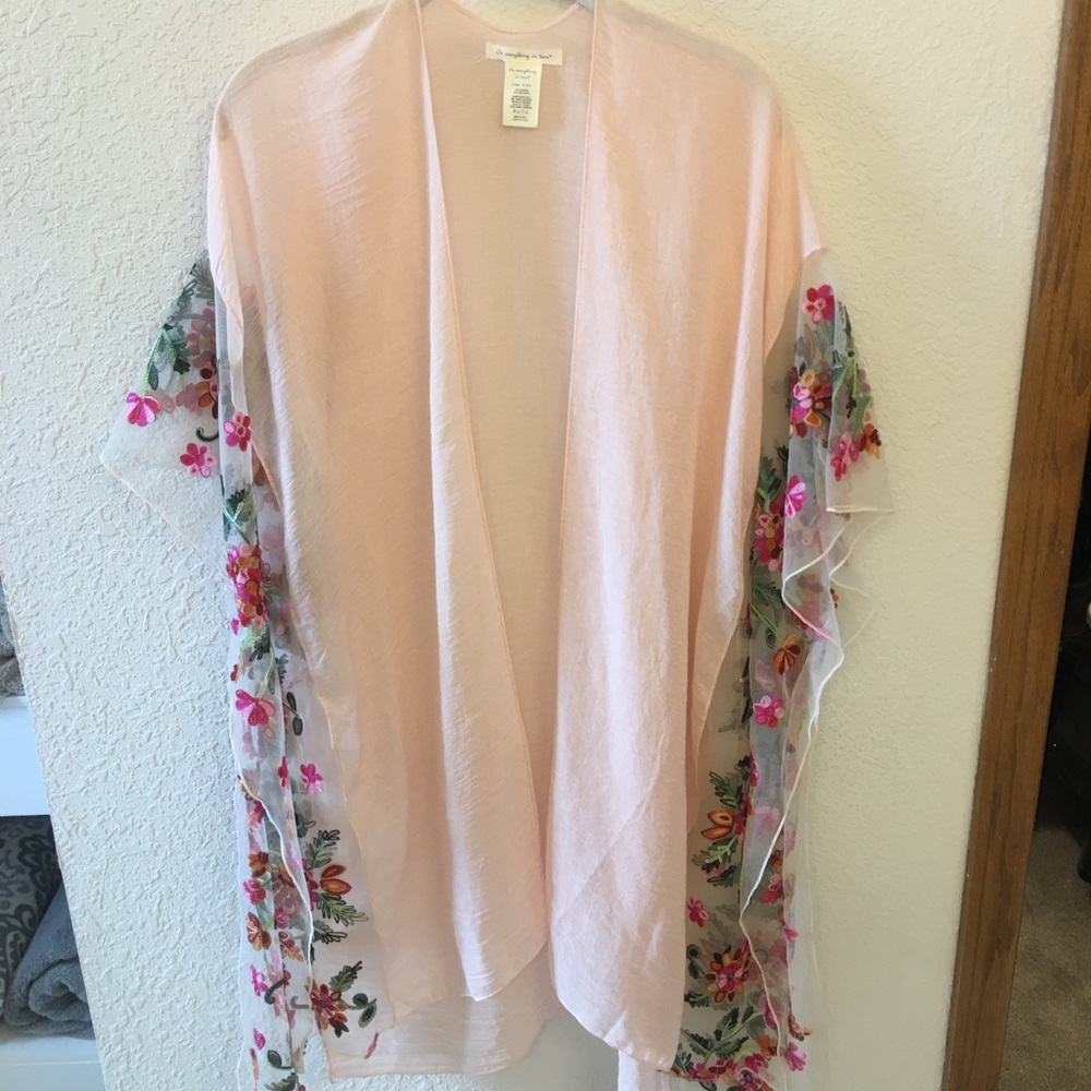 Do Everything In Love Kimono size o/s